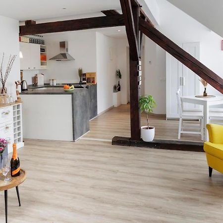 Vip Apartment In Old Town With Free Parking Братислава Екстериор снимка