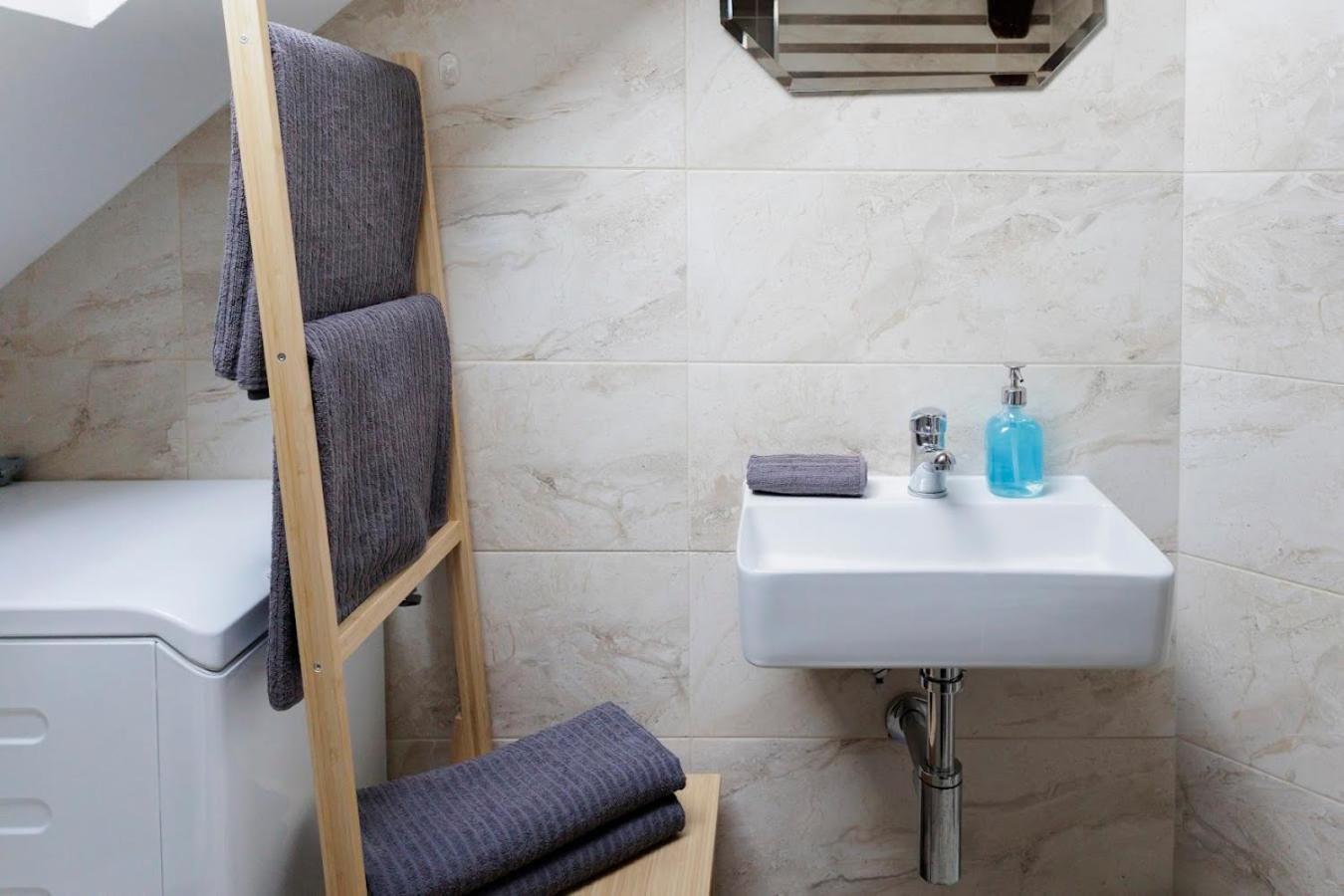 Vip Apartment In Old Town With Free Parking Братислава Екстериор снимка