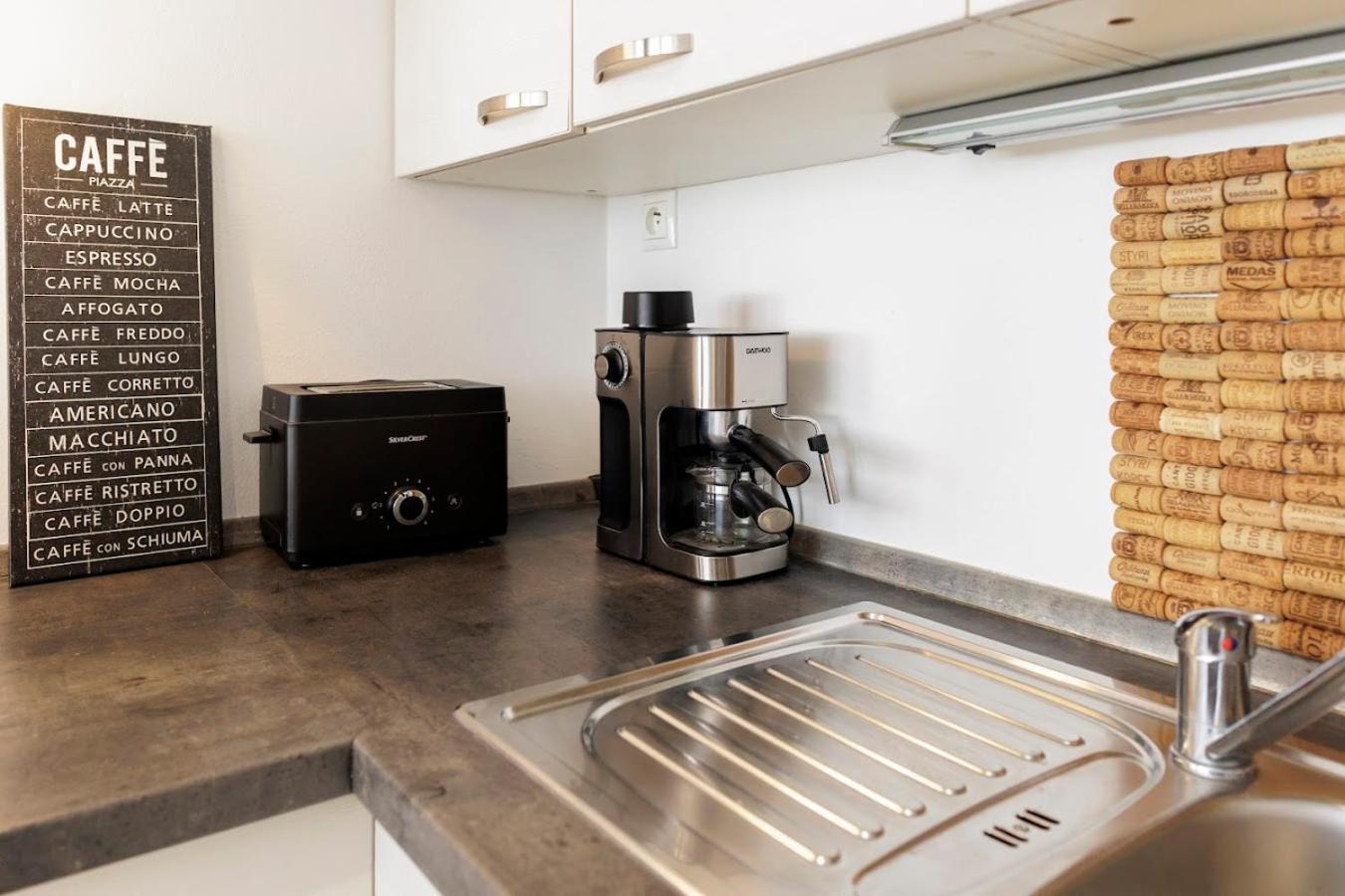 Vip Apartment In Old Town With Free Parking Братислава Екстериор снимка